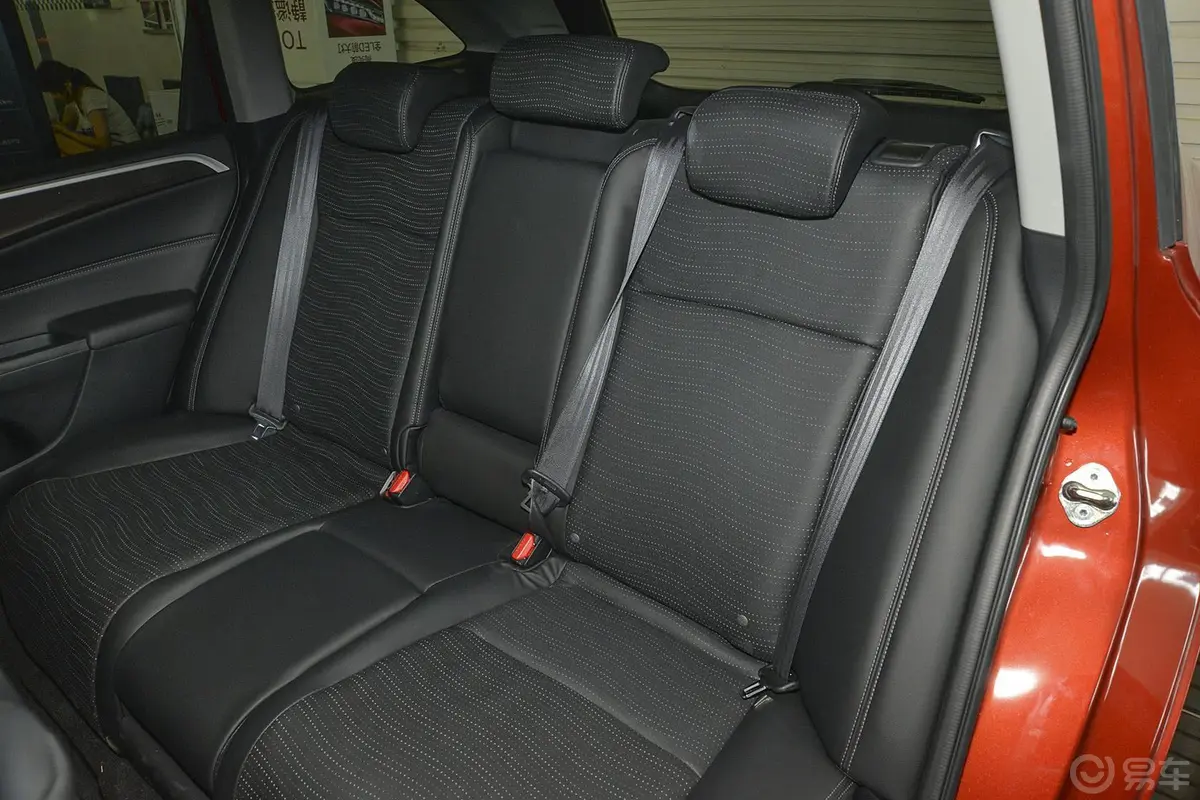 杰德1.8L CVT 豪华型（五座）后排座椅