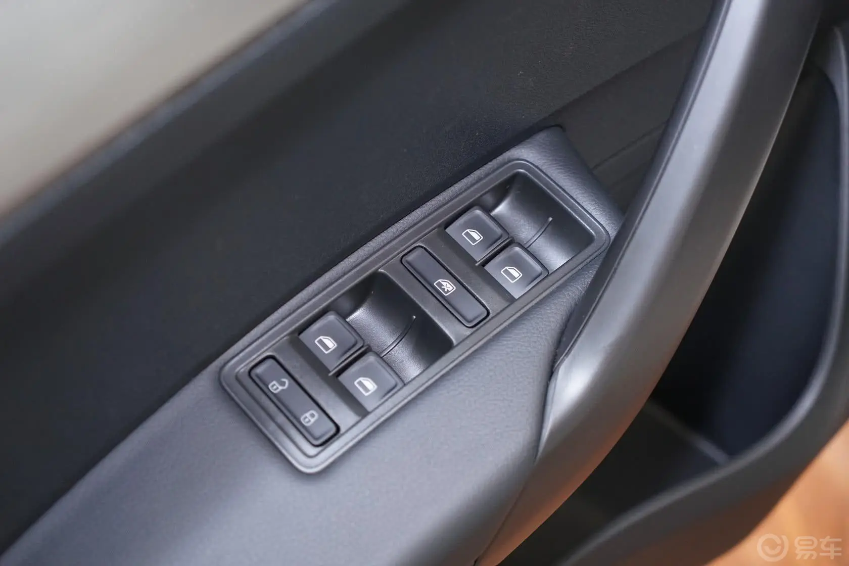 桑塔纳浩纳 1.6L 自动舒适型车窗升降键