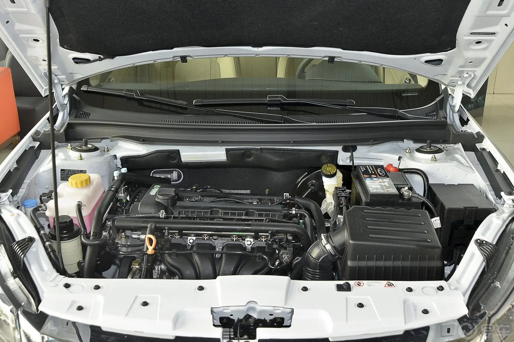 艾瑞泽71.6L CVT 致领版发动机