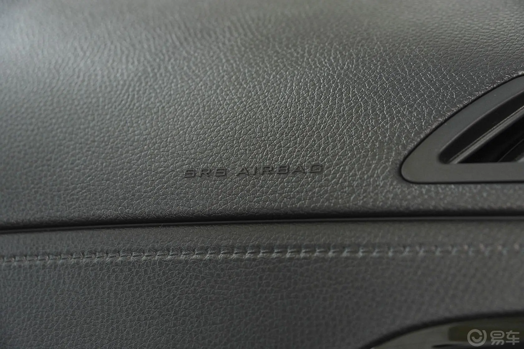 比亚迪S71.5T 手动 豪华型 7座 升级版内饰