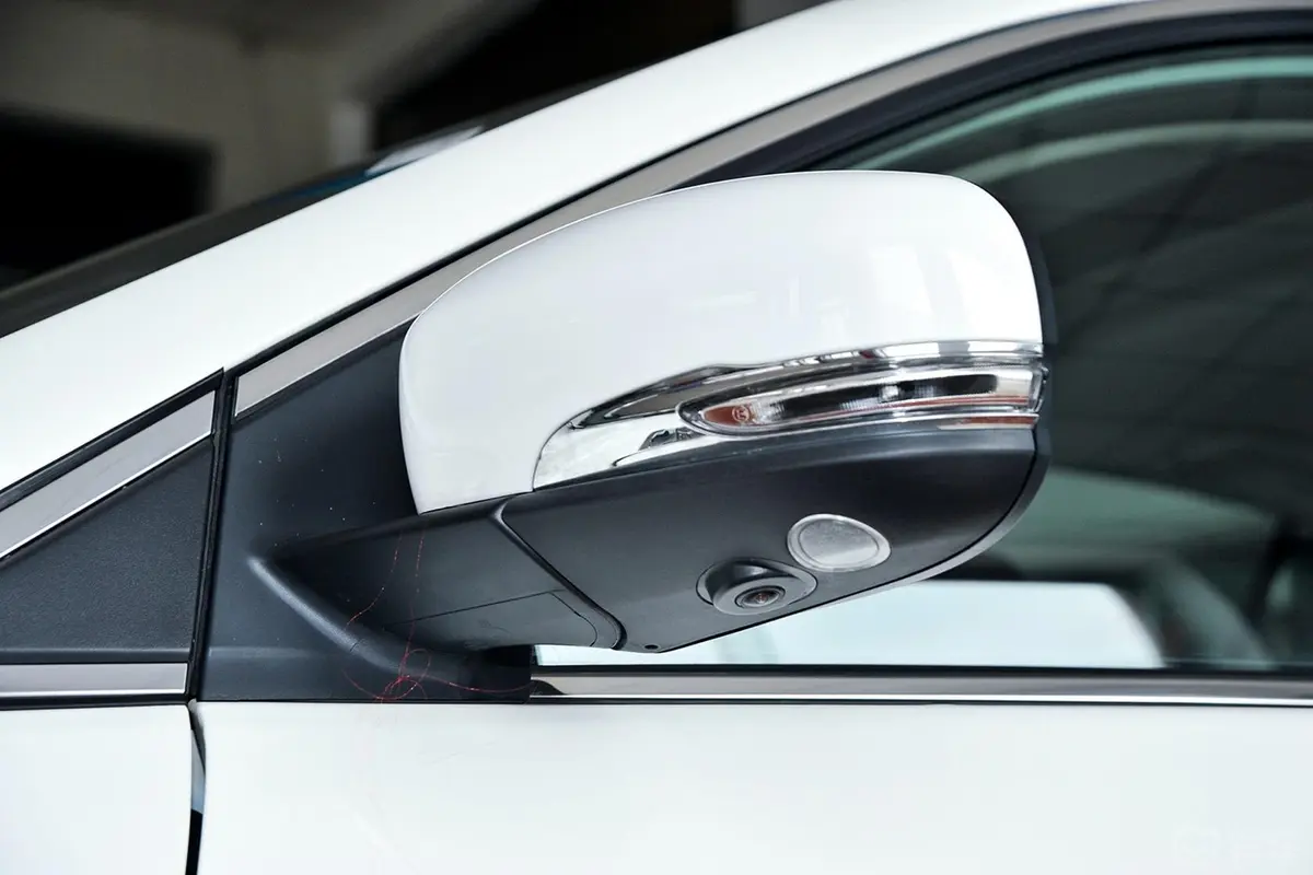 比亚迪S71.5T 手动 豪华型 7座 升级版后视镜下辅助灯