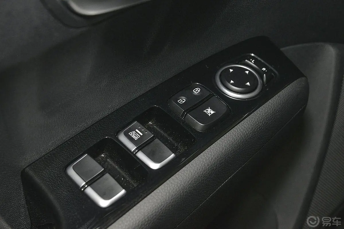 KX3傲跑1.6L 自动 两驱 DLX车窗升降键