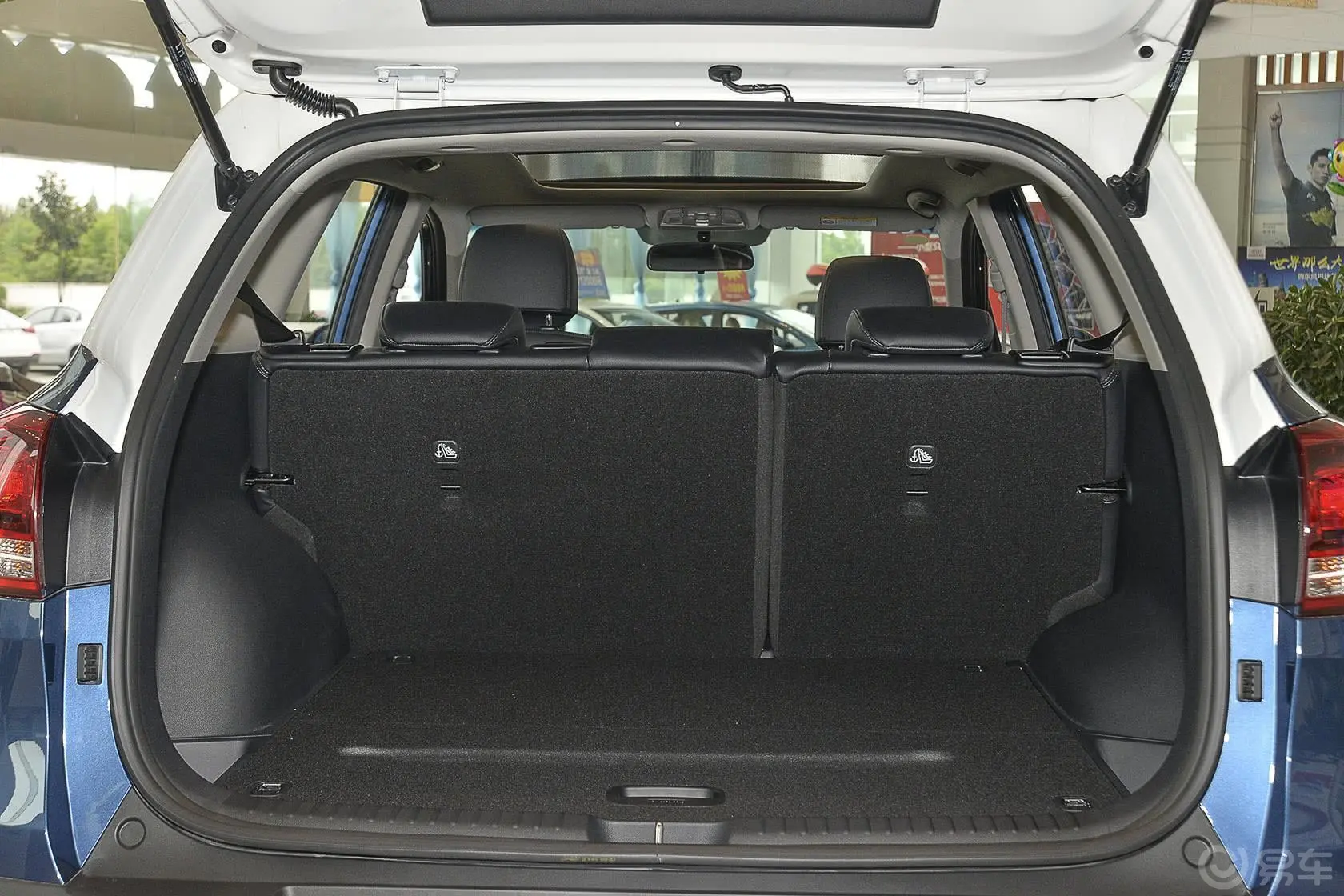 KX3傲跑1.6L 自动 两驱 DLX行李箱空间