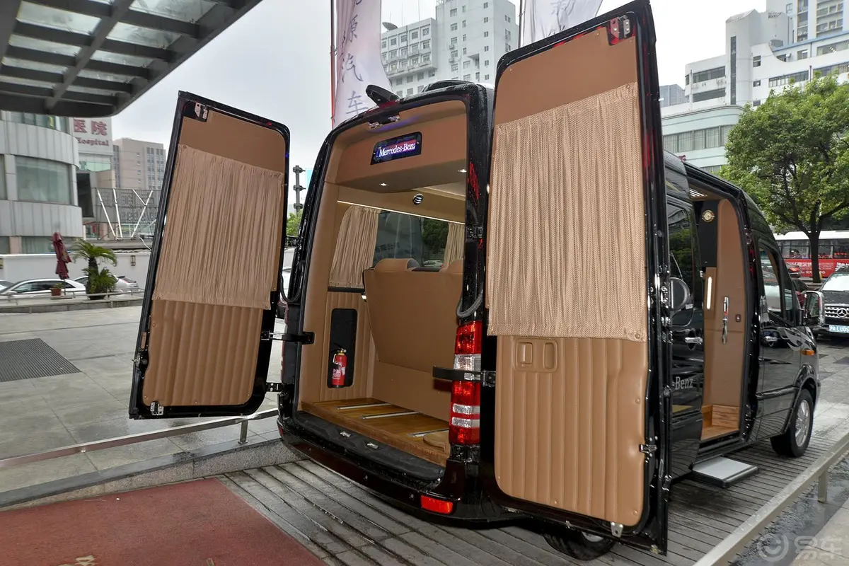 凌特(进口)3.5L 自动 7座 欧规版行李厢开口范围
