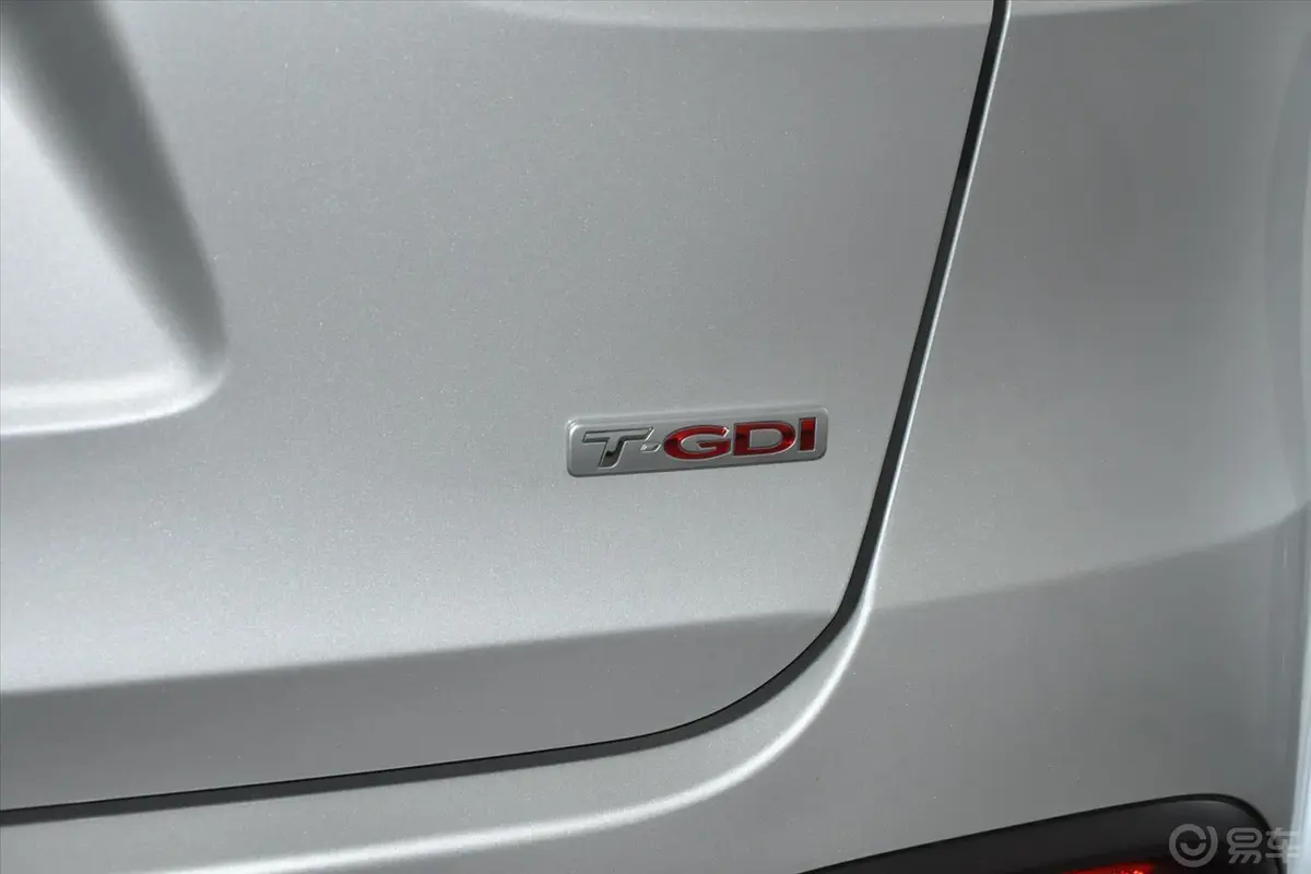 索兰托索兰托L 2.0T GDI  汽油 4WD 尊贵版 五座 国V外观