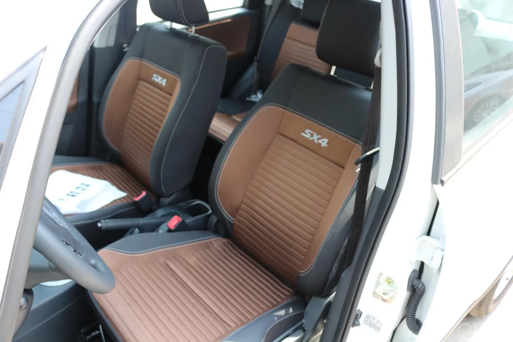 天语 SX4两厢 1.6L 自动 酷锐限定版驾驶员座椅