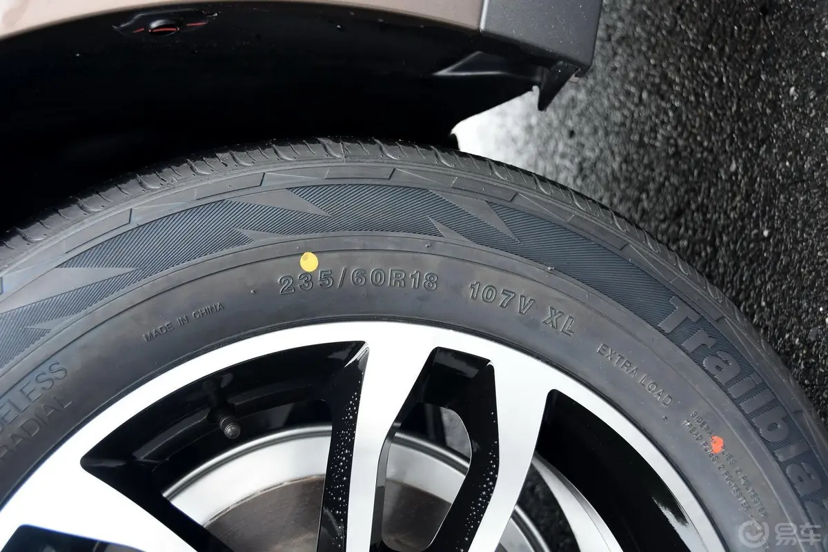 众泰T6002.0T 手动 尊贵型轮胎规格