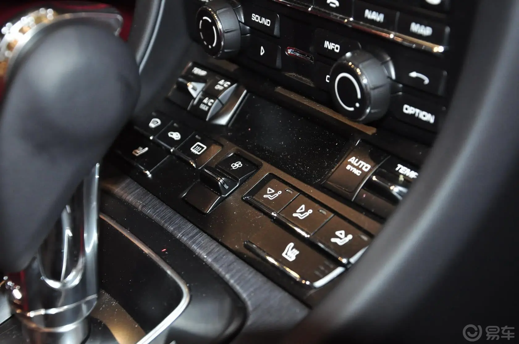 保时捷911Carrera 4 GTS Cabriolet 3.8L音响