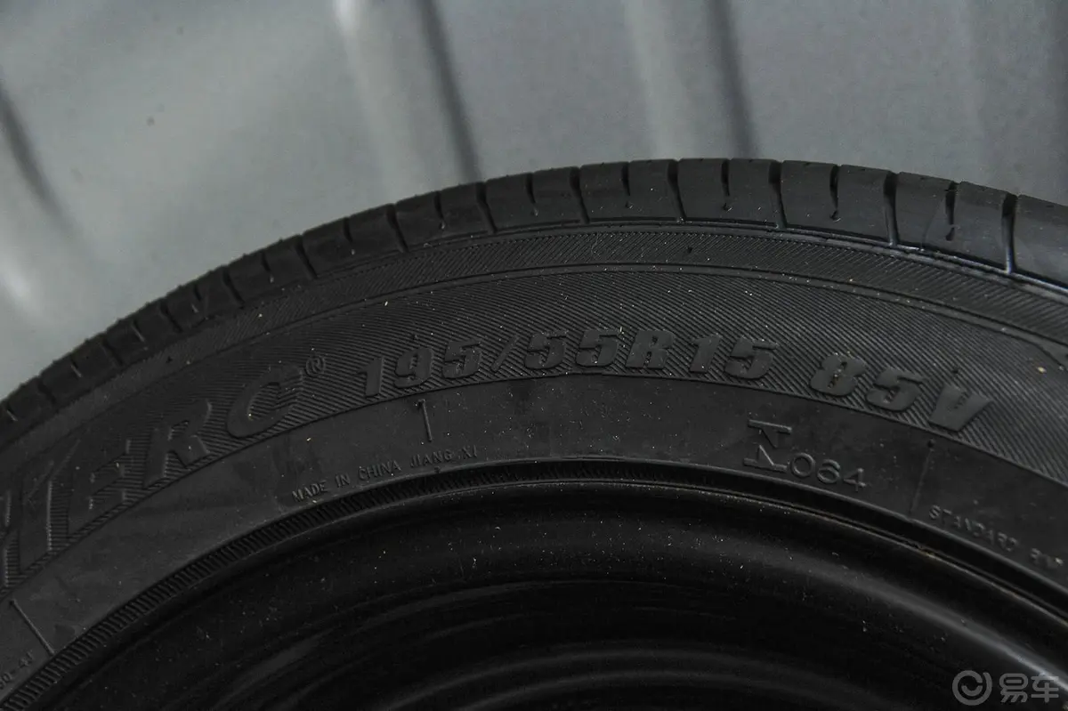 利亚纳A6两厢 1.4L 手动 理想型备胎规格