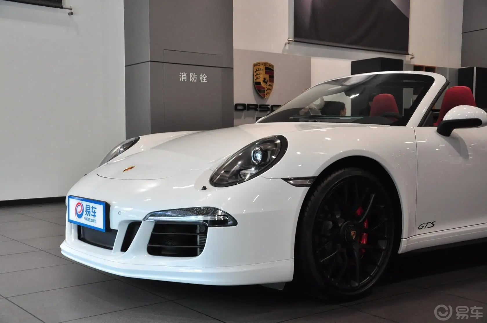 保时捷911Carrera 4 GTS Cabriolet 3.8L车头局部