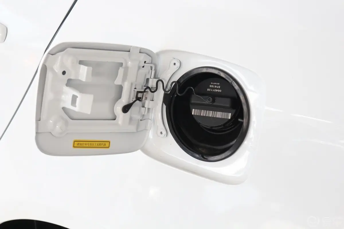 帝豪RS 1.5L 5MT 向上版油箱盖