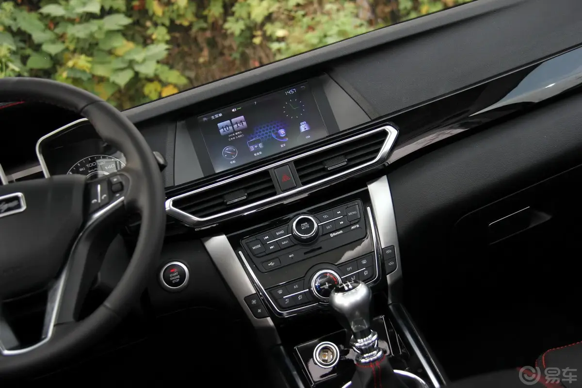 大迈X51.5T 手动 尊贵型中控台驾驶员方向
