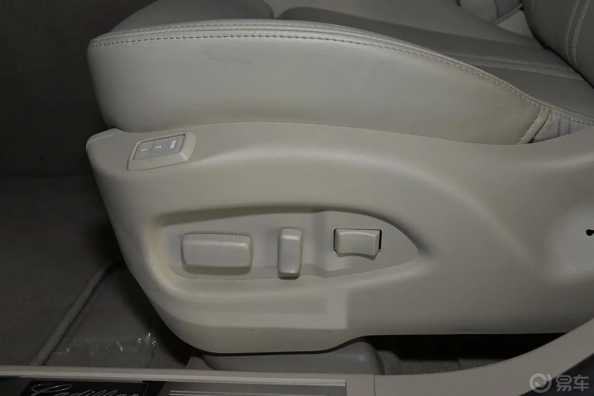 凯迪拉克SRX3.0L 手自一体 领先型座椅调节键