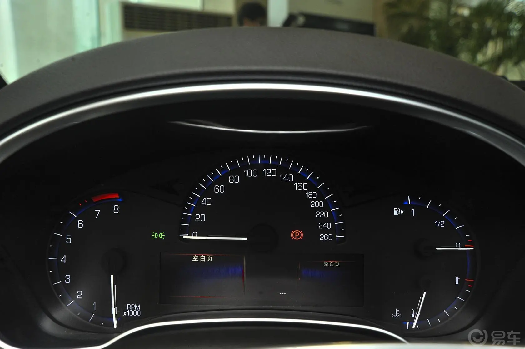 凯迪拉克SRX3.6L 手自一体 旗舰型仪表盘背光显示