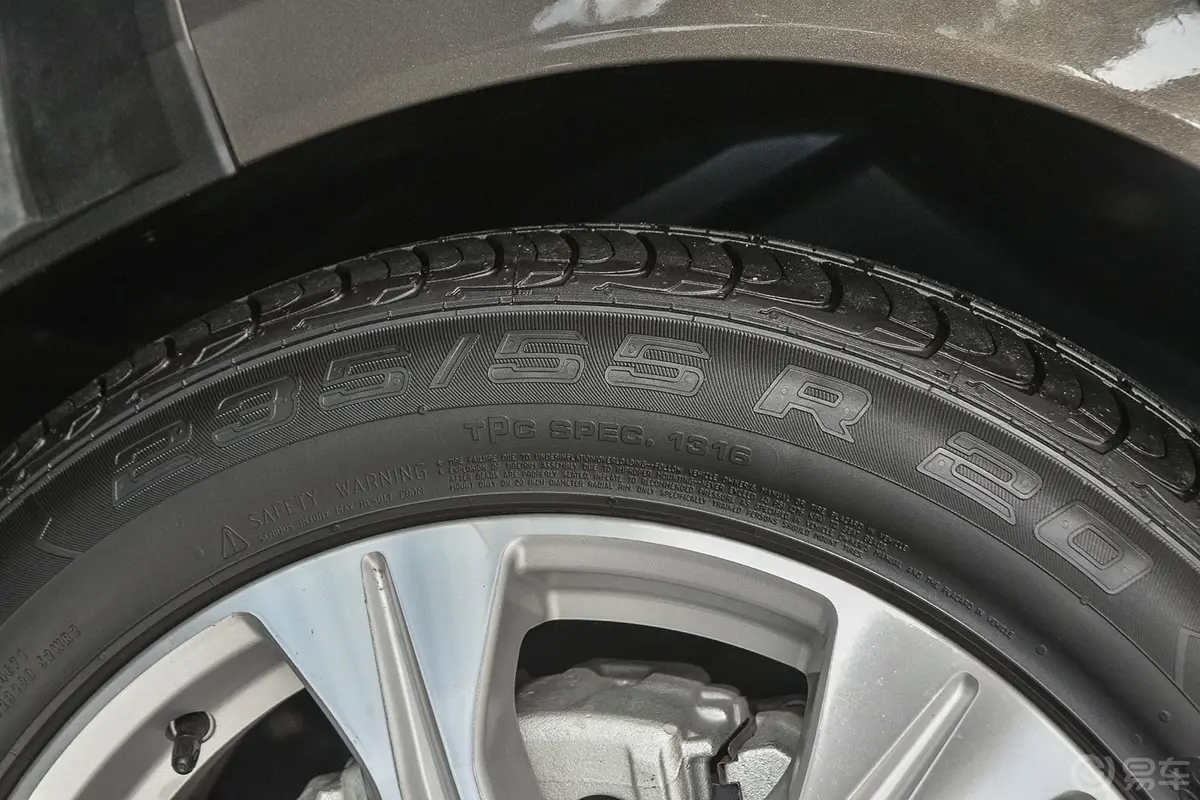 凯迪拉克SRX3.0L 手自一体 领先型轮胎规格
