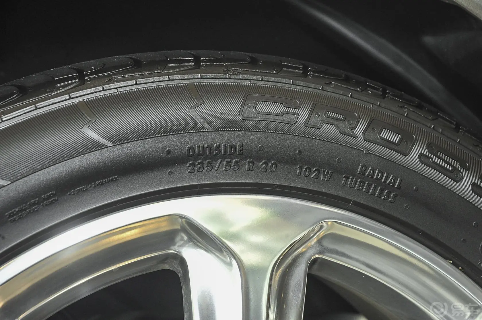 凯迪拉克SRX3.6L 手自一体 旗舰型轮胎规格