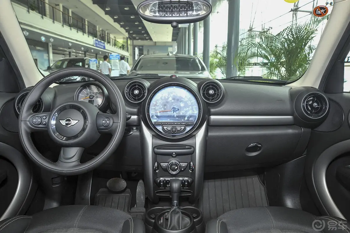 MINI COUNTRYMAN1.6L COOPER Fun内饰全景正拍