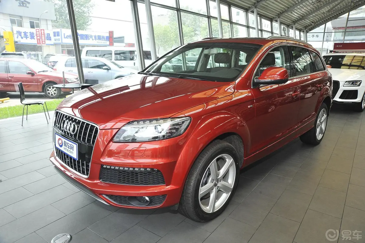 奥迪Q735 TFSI quattro 运动型外观