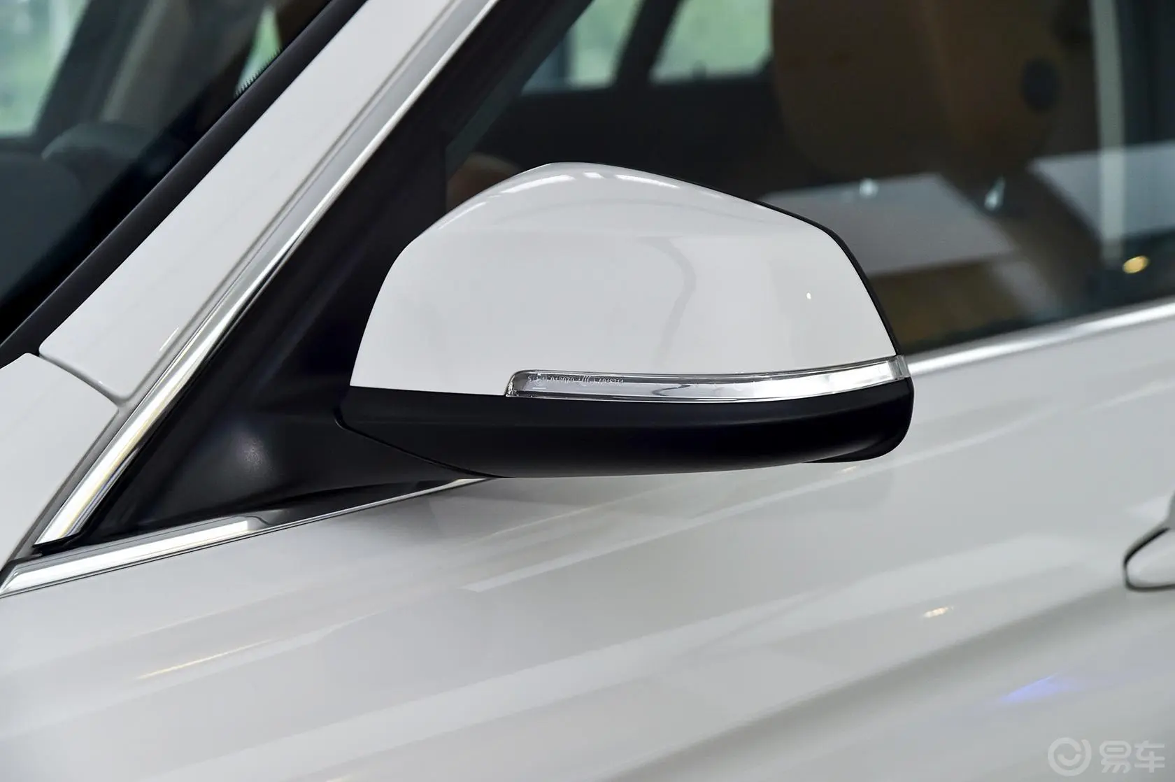 宝马3系328Li xDrive 豪华设计套装后视镜转向灯（前）