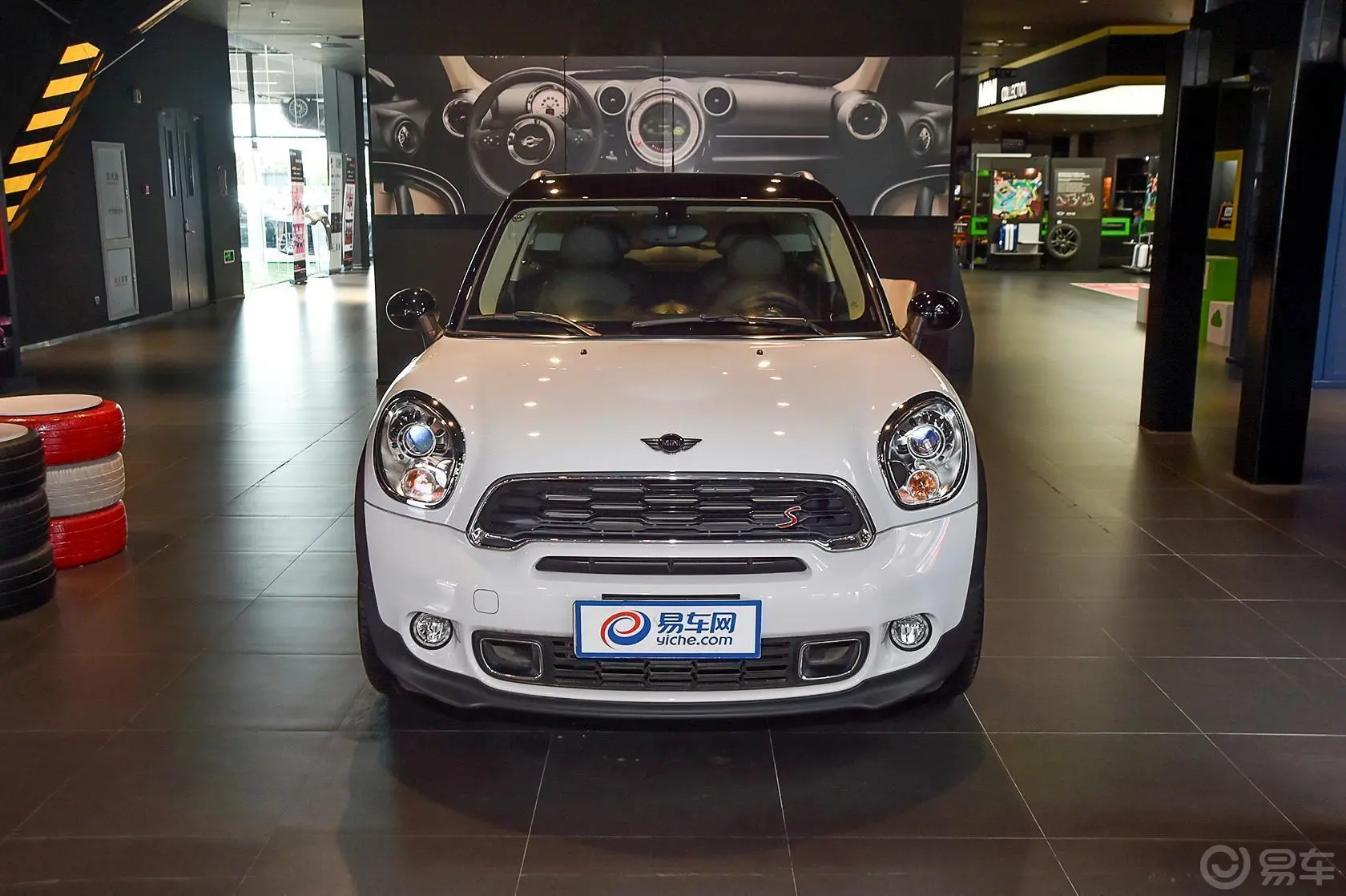 MINI PACEMAN1.6T COOPER S ALL4正前水平