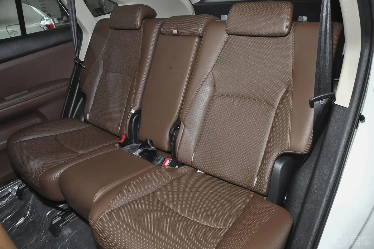 比亚迪S62.4L 手自一体 尊贵版 5座后排座椅