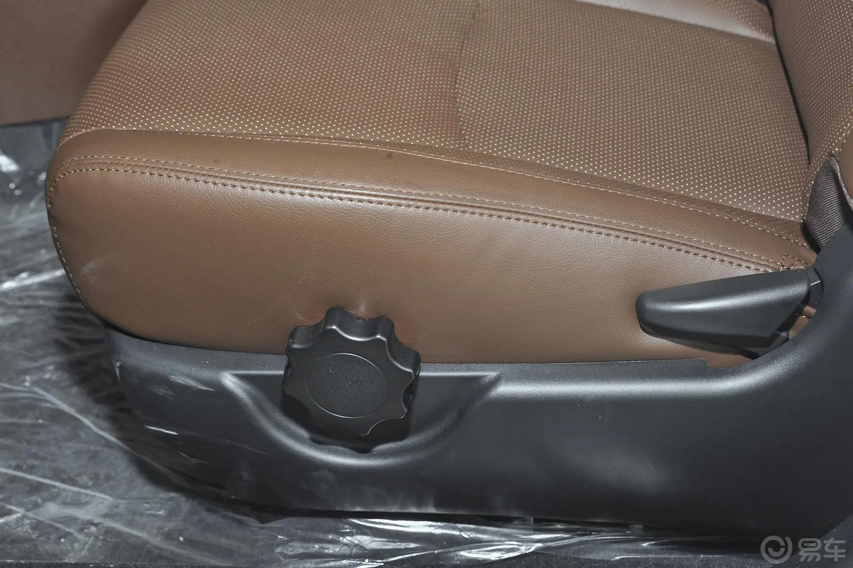 比亚迪S62.4L 手自一体 尊贵版 5座座椅调节键