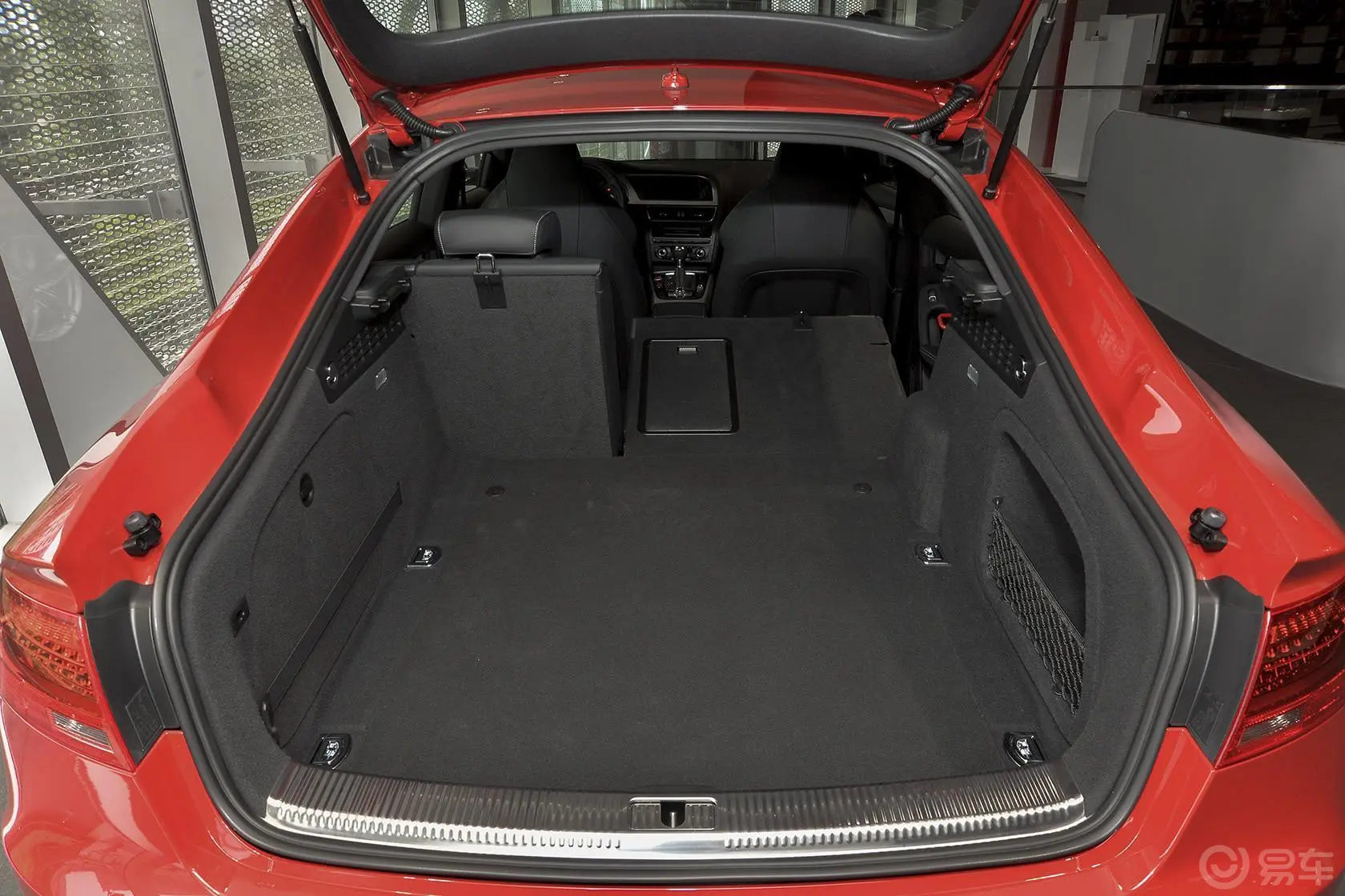 奥迪S5Sportback 3.0T行李箱空间（后排右放倒）