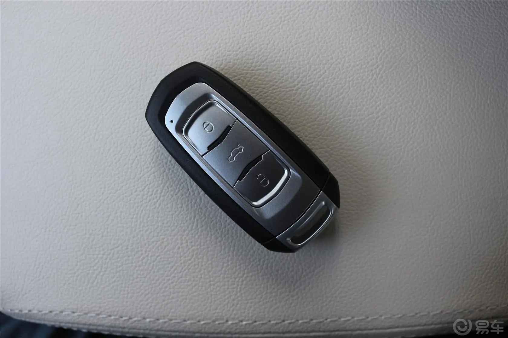 帝豪RS 1.5L 手动 向上版钥匙