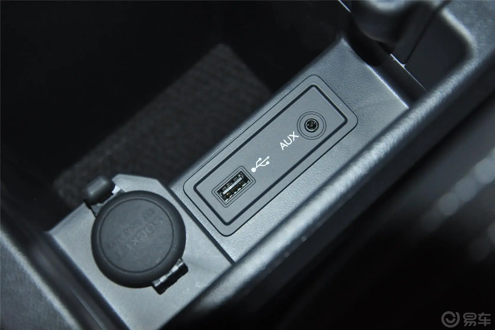 科雷傲(进口)改款 2.0L 两驱 舒适版AUX接口