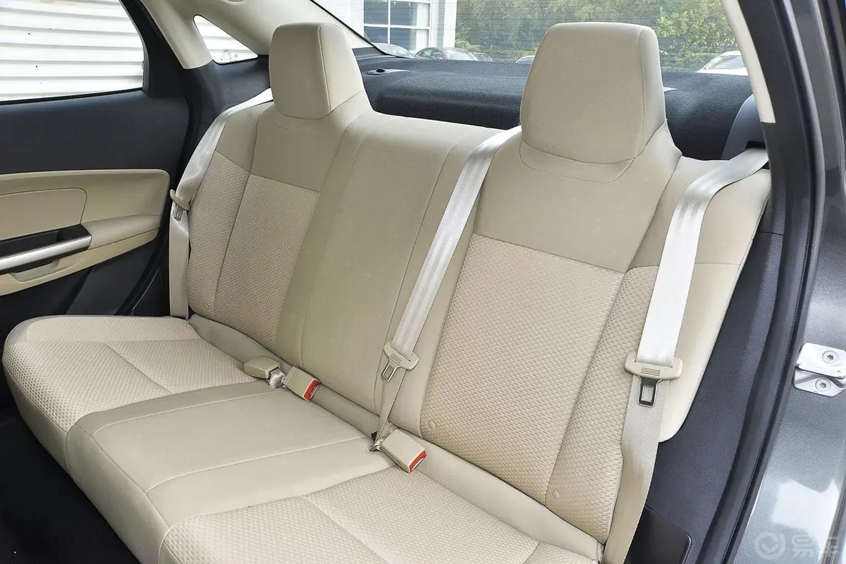 福睿斯1.5L 自动舒适型后排座椅