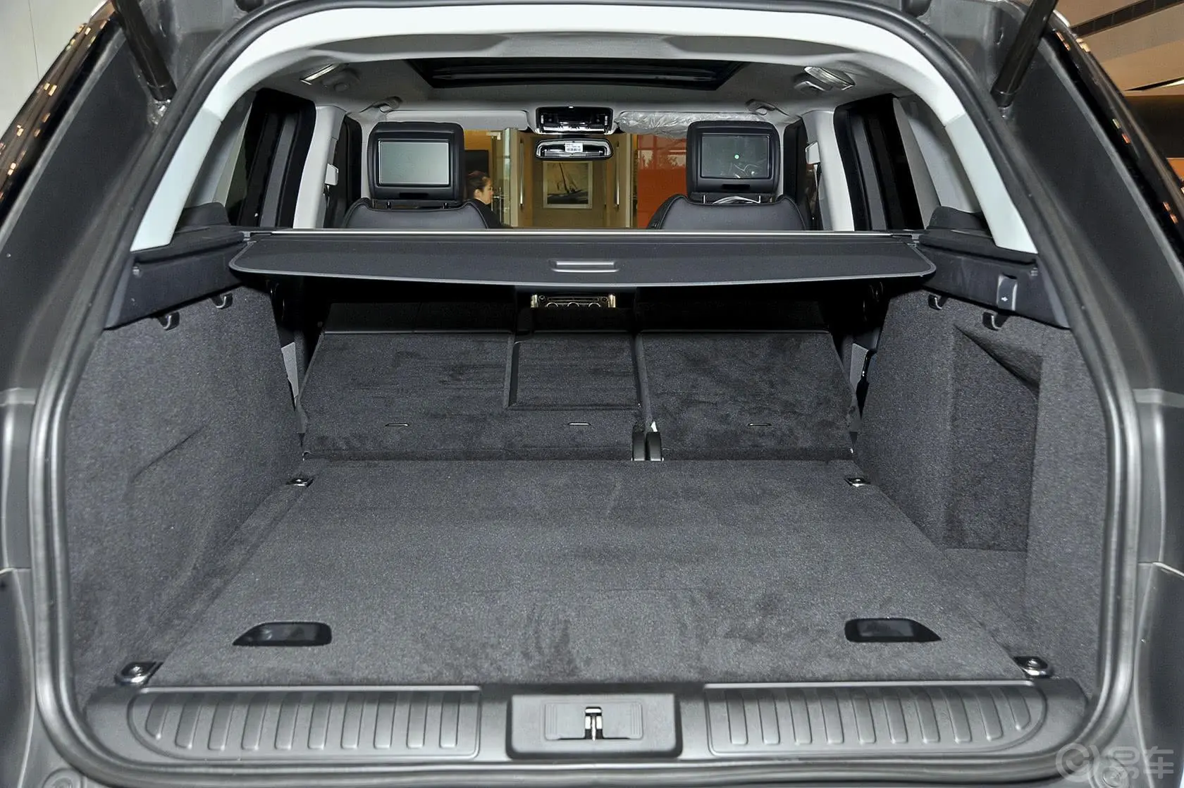 揽胜运动版3.0 V6 汽油版 SC HSE Dynamic行李箱空间