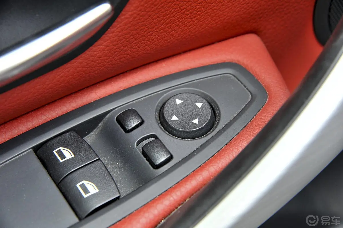 宝马4系双门轿跑车 435i xDrive 风尚设计套装外后视镜控制键