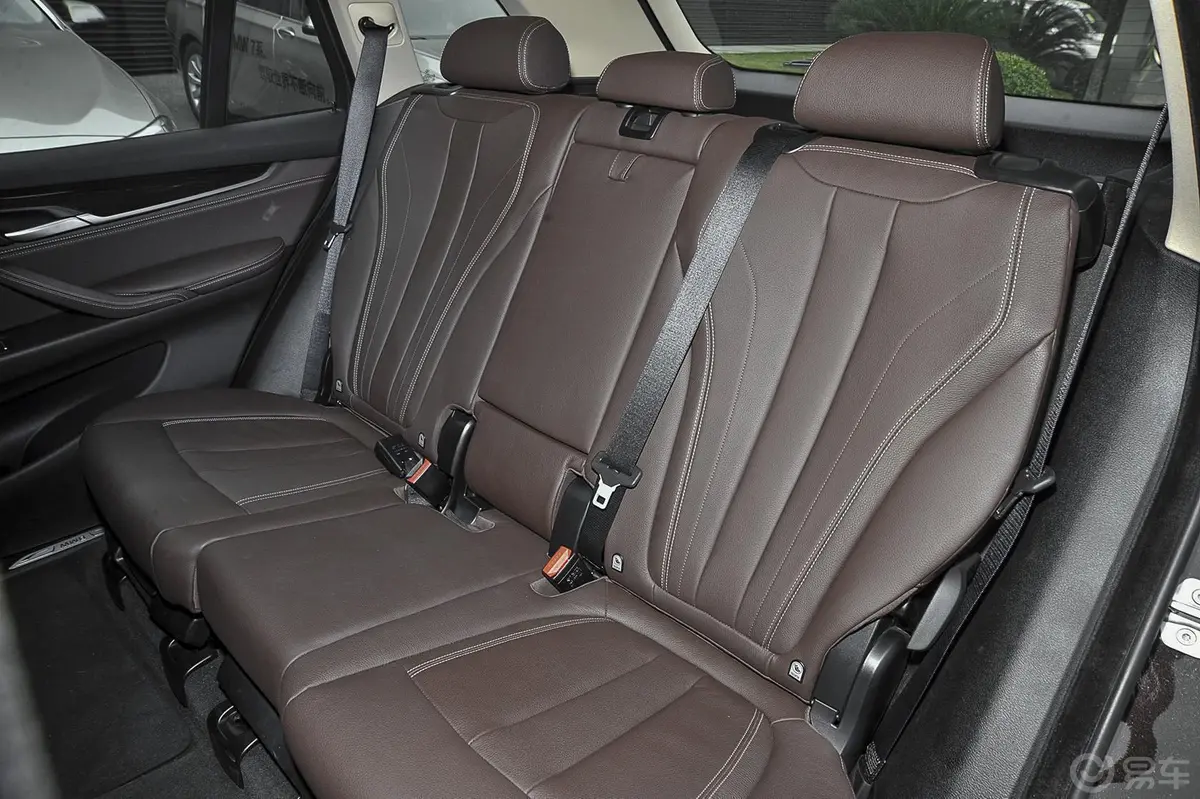 宝马X5(进口)xDrive35i 领先型后排座椅