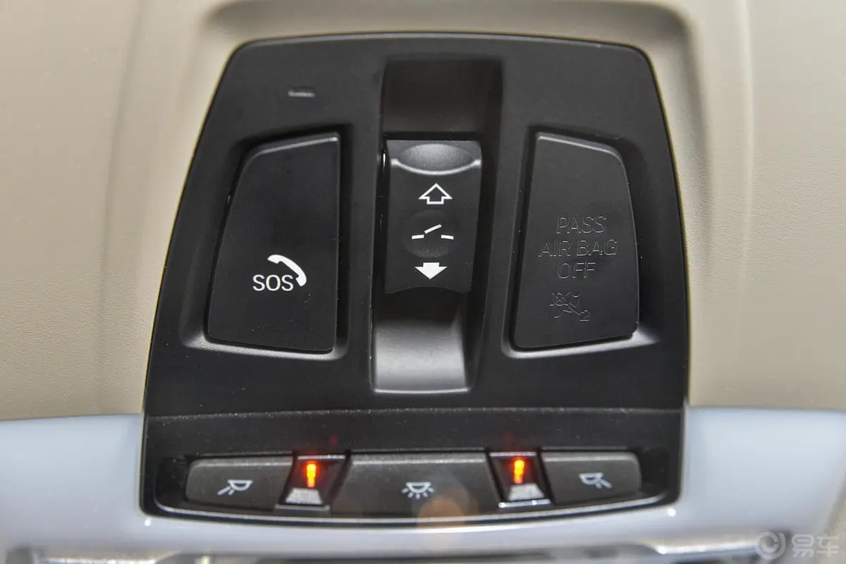 宝马X5(进口)xDrive28i前排车顶中央控制区