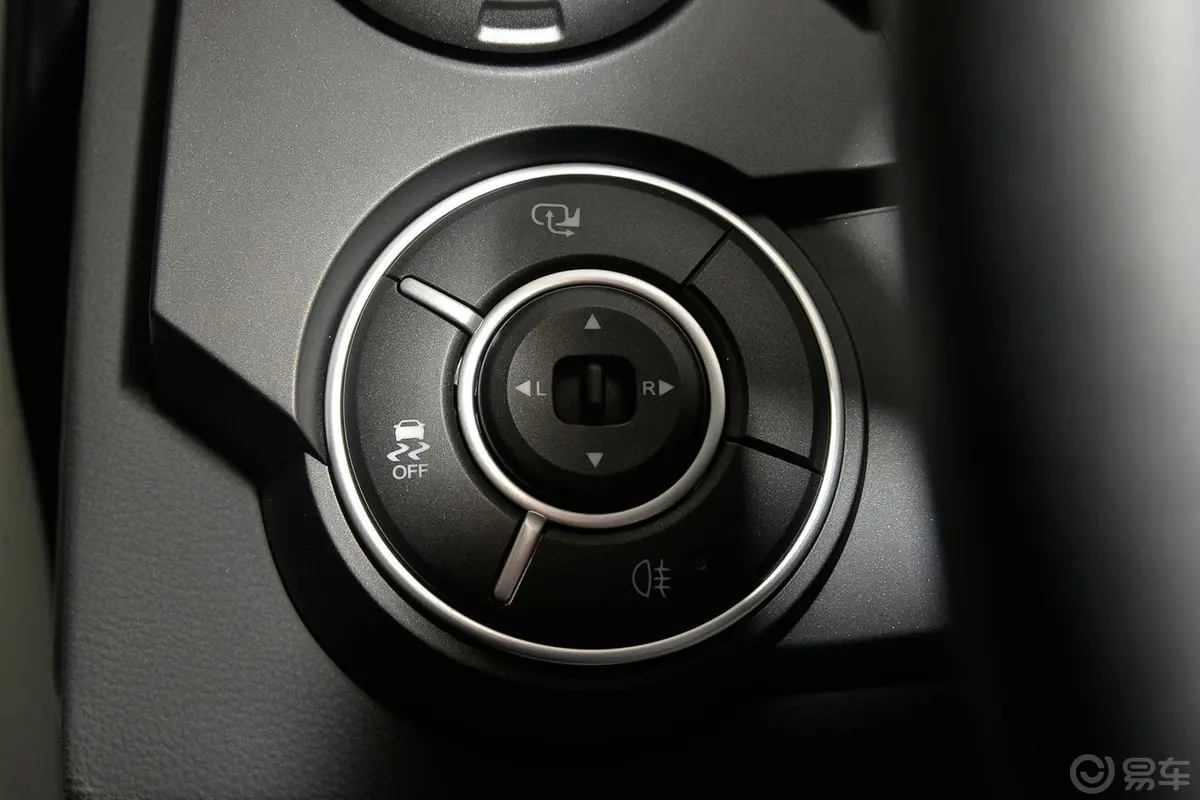 爱腾2.0T 柴油 四驱自动豪华版外后视镜控制键