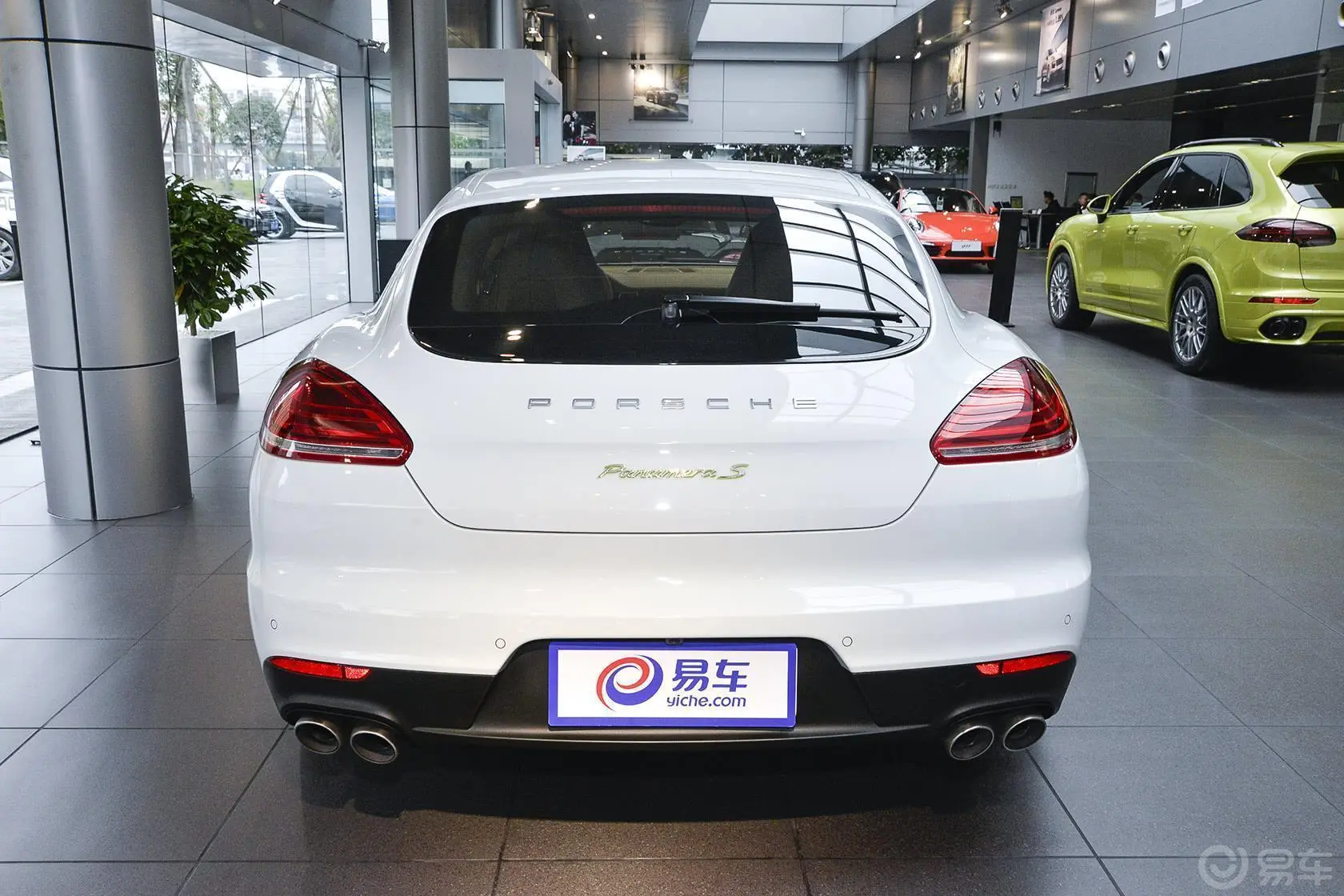 Panamera E-HybridPanamera S E-Hybrid 3.0T正后水平