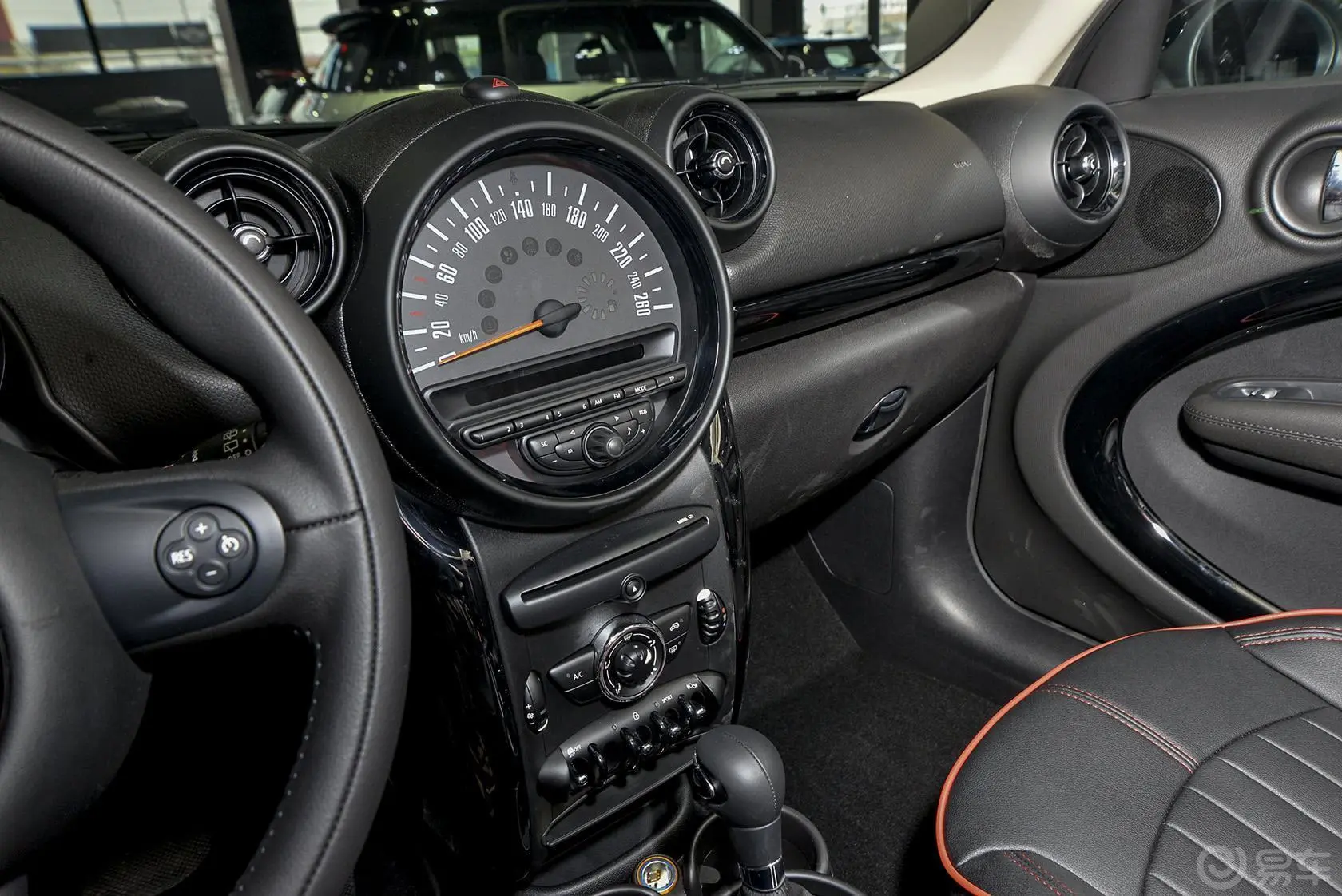 MINI COUNTRYMAN1.6T COOPER All 4 Fun中控台驾驶员方向