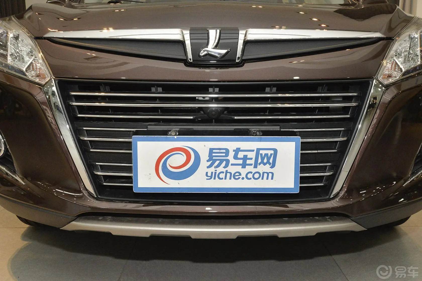 优6 SUV1.8T 魅力升级型前格栅侧俯拍