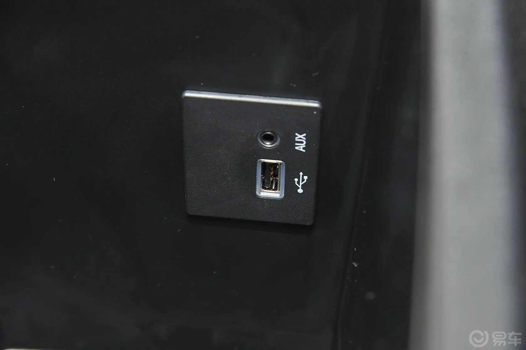 菲翔1.4T 120THP 双离合 悦享版USB接口