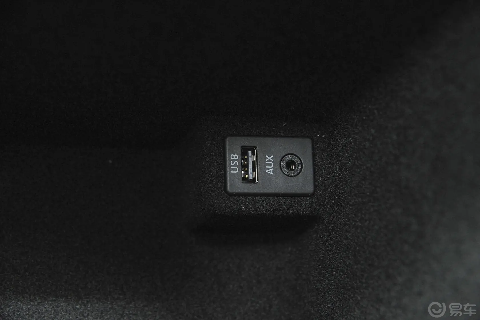 一汽-大众CC1.8T 双离合 尊贵型USB接口