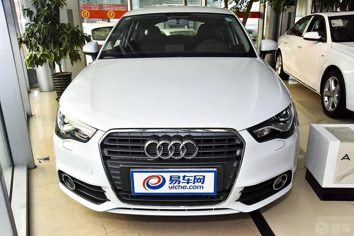 奥迪A1Sportback 30TFSI 技术型正前水平