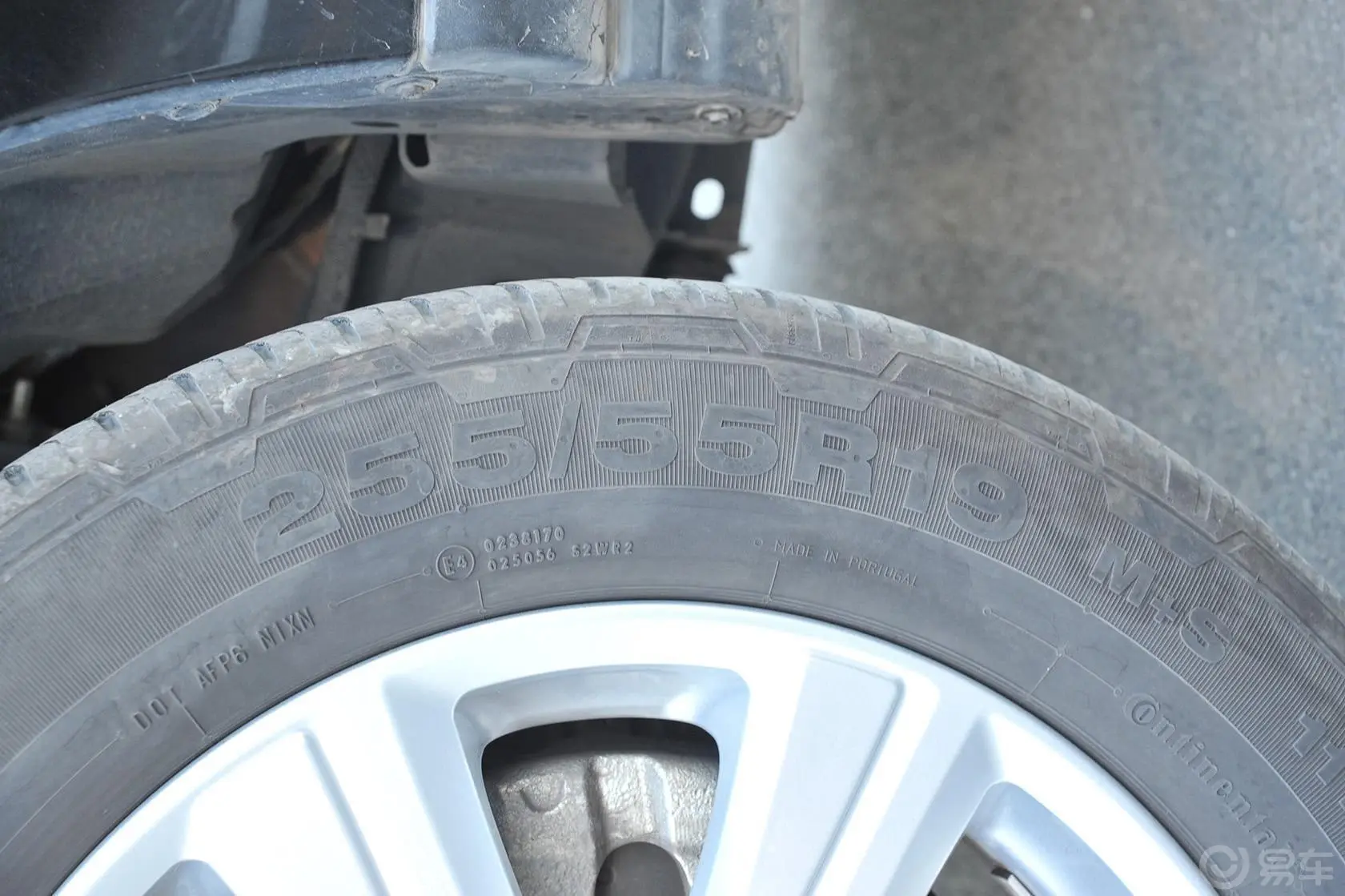 发现3.0 V6 SC SE 汽油版轮胎规格