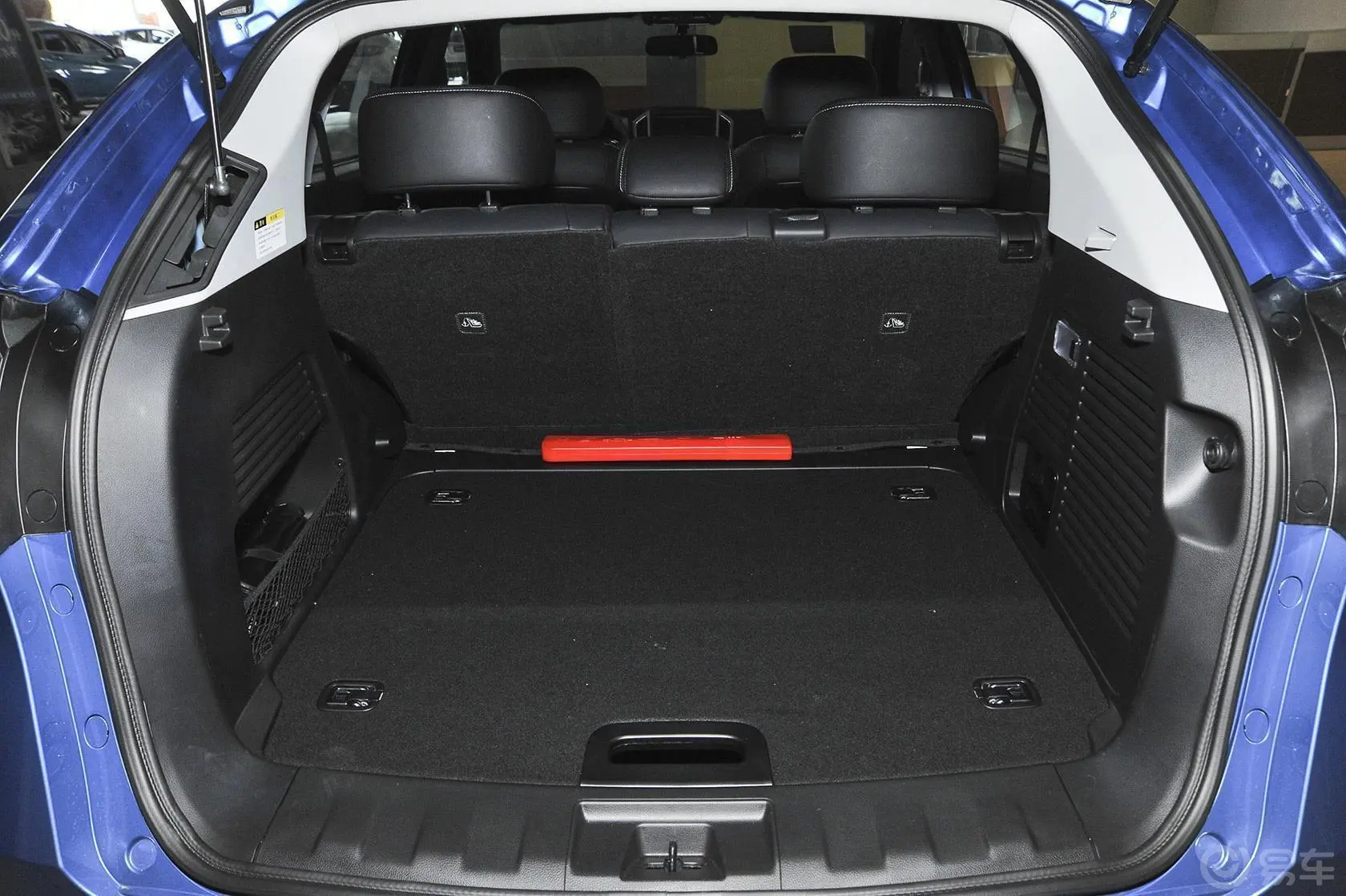 优6 SUV2.0T 智尊型行李箱空间