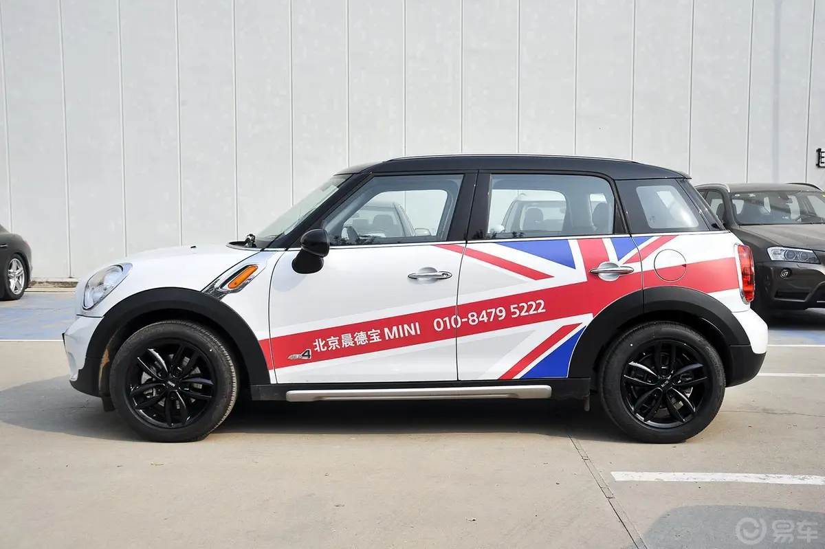 MINI COUNTRYMAN1.6T COOPER All 4 Fun正侧车头向左水平