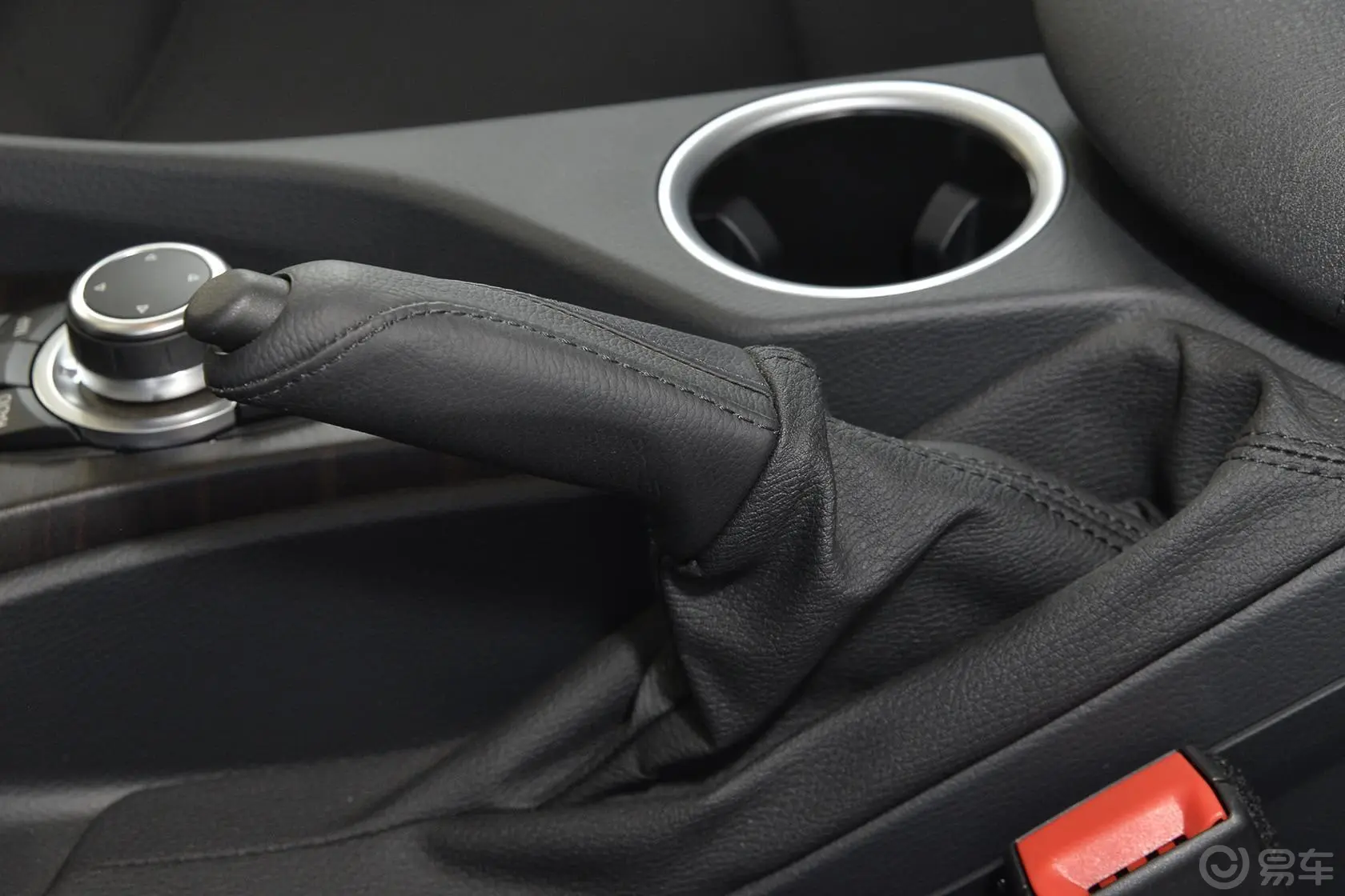 宝马X1xDrive20i X设计套装驻车制动（手刹，电子，脚刹）