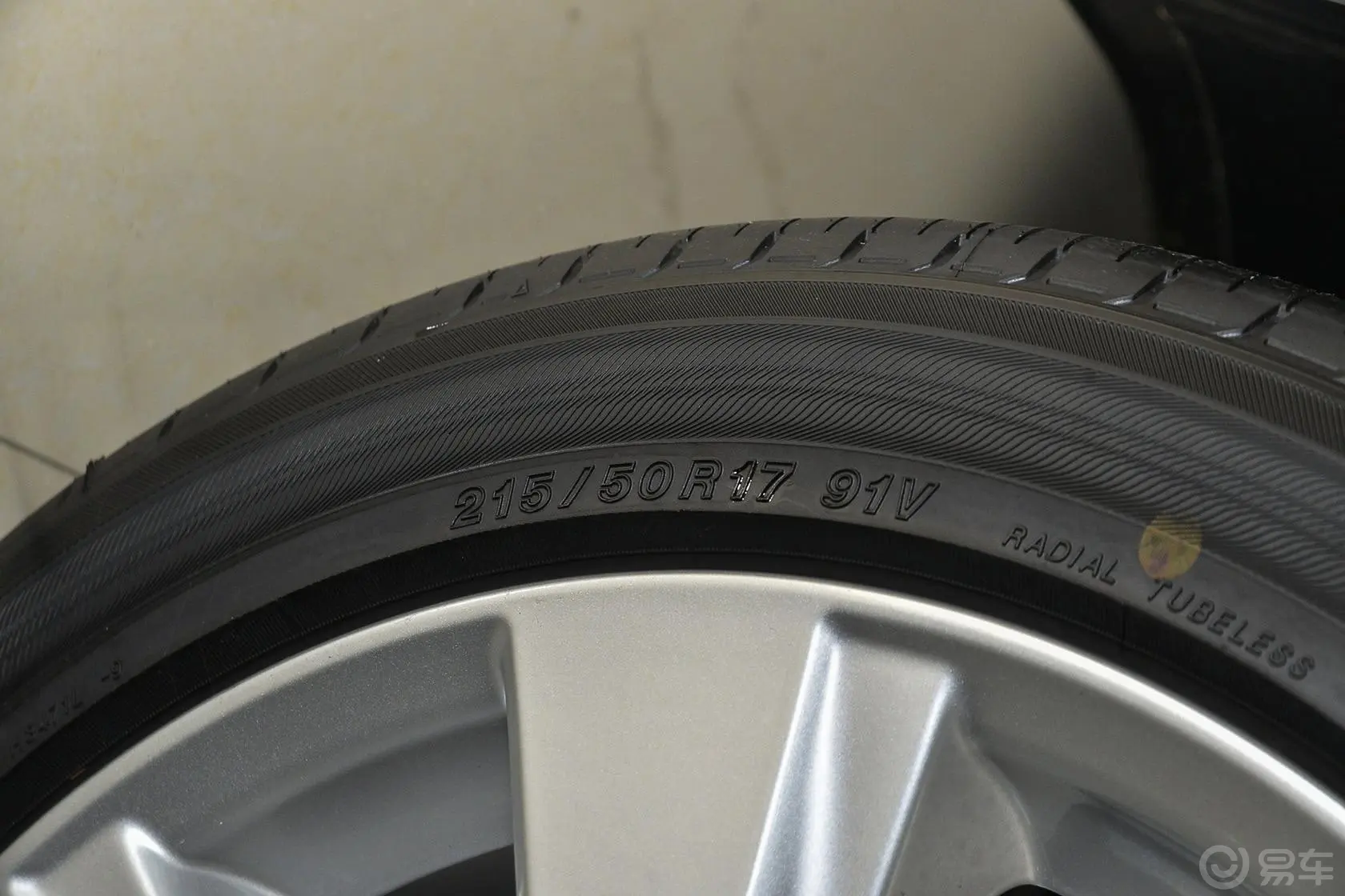 杰德1.8L 5AT 舒适精英型（五座）轮胎规格