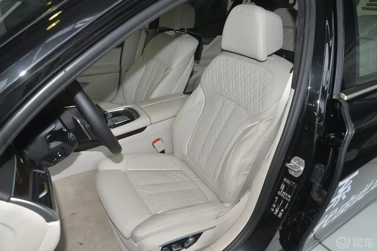 宝马7系750Li xDrive 四座版驾驶员座椅