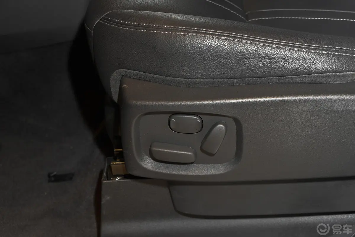 发现3.0 V6 SC HSE 汽油版座椅调节键