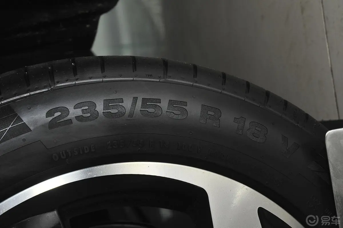 比亚迪S72.0TID 手自一体 尊贵型 7座 升级版轮胎规格