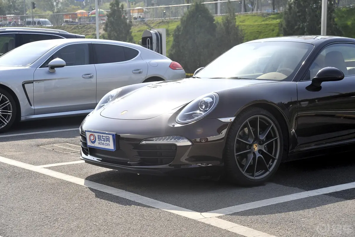 保时捷911Carrera 3.4L Style Edition车头局部